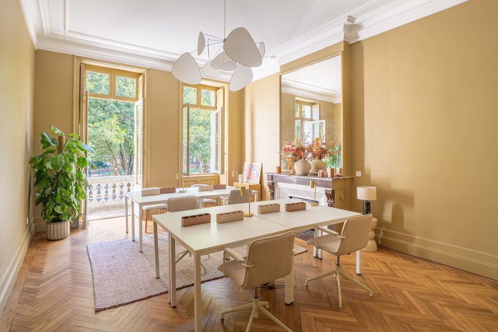 Bureau privatif à louer au sein d'un coworking climatisé 4 postes