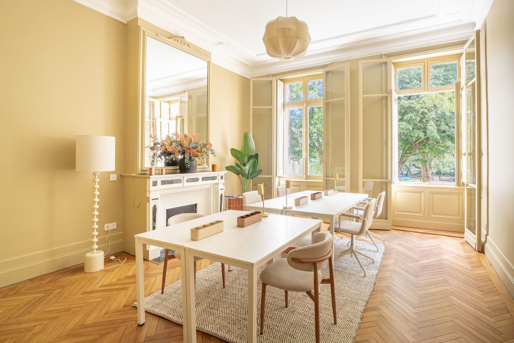 Bureau privé 4 postes à louer à Bordeaux centre coworking