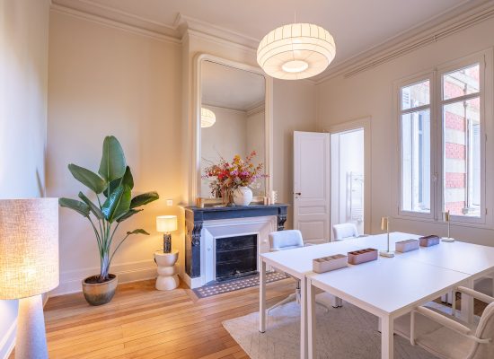 Bureau privatif à louer à Bordeaux coworking fermé climatisé 4 postes de travail