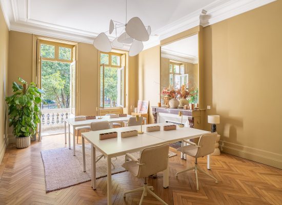 Bureau privatif à louer au sein d'un coworking climatisé 4 postes